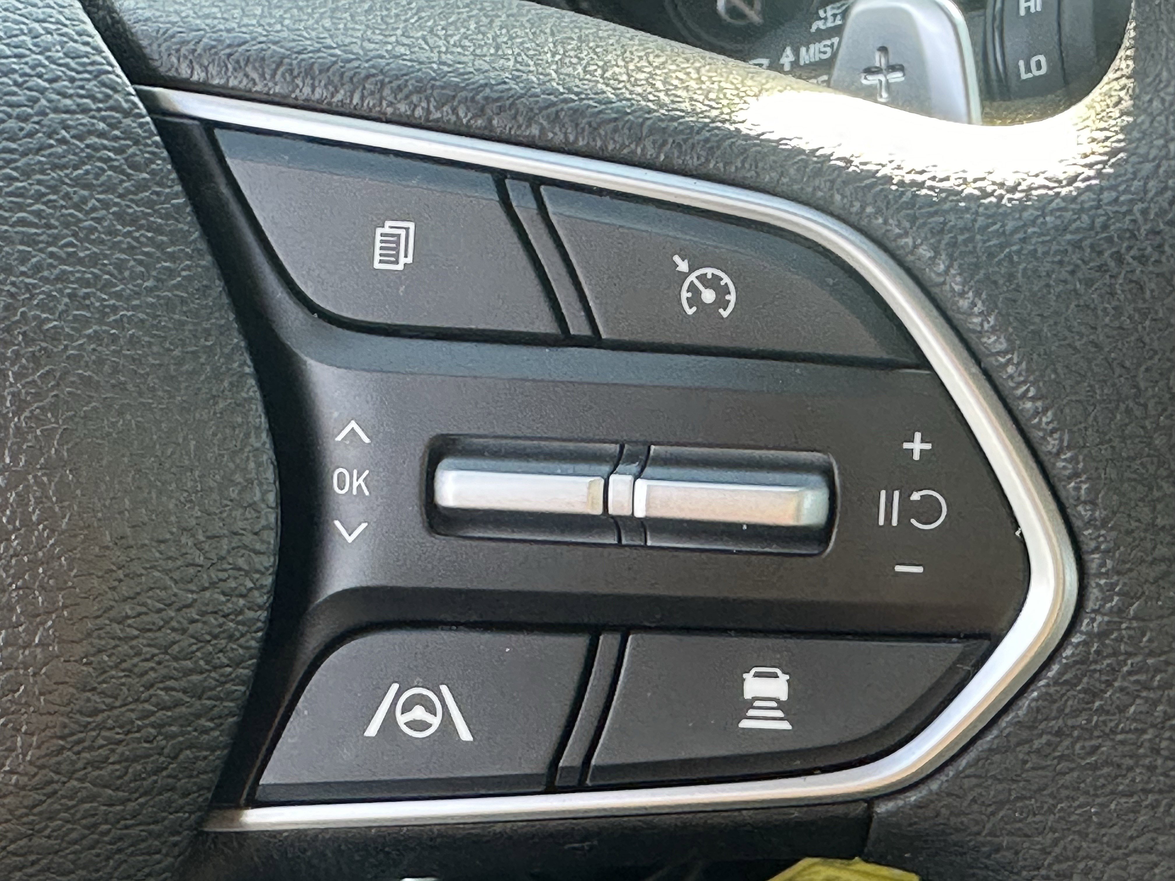 Used 2023 Hyundai Santa Fe SE image 26