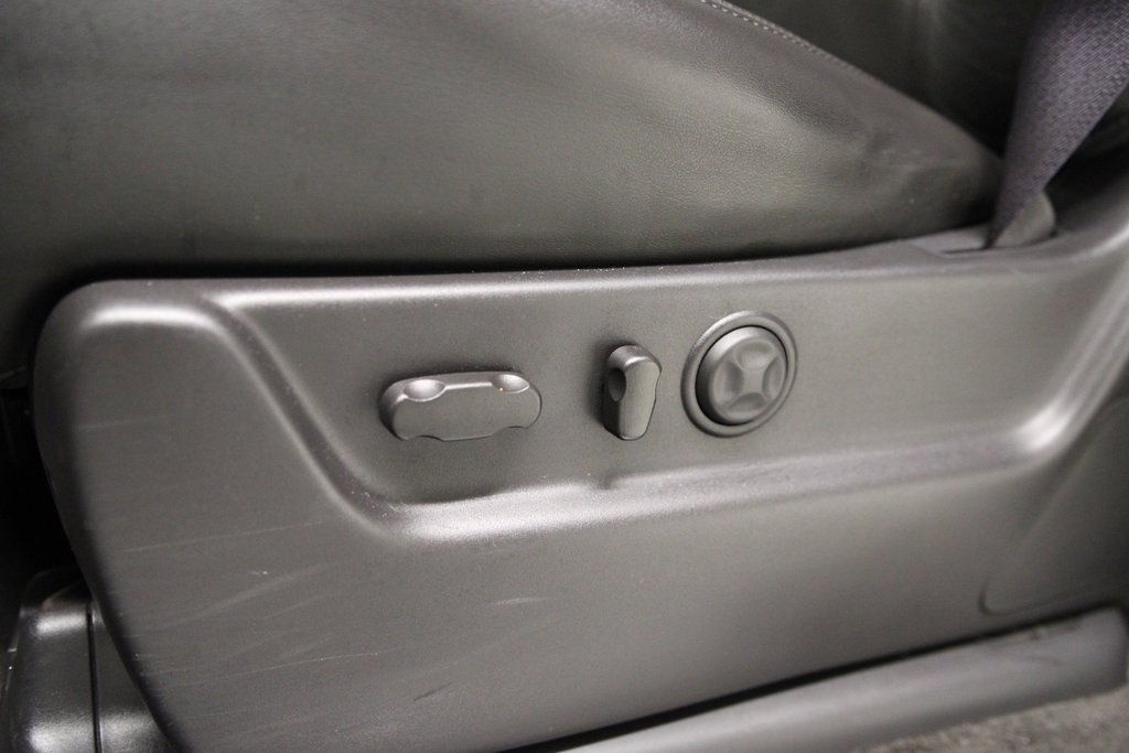 Used 2013 Cadillac Escalade EXT Luxury image 24