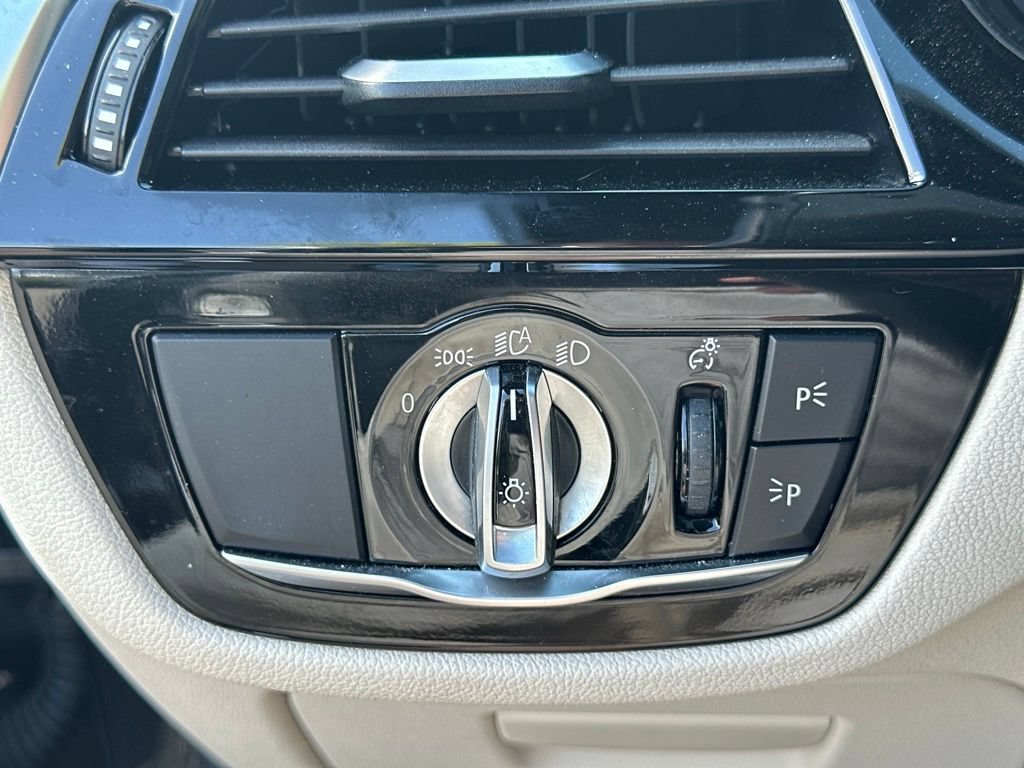 Used 2018 BMW M550i xDrive AWD/4WD image 18