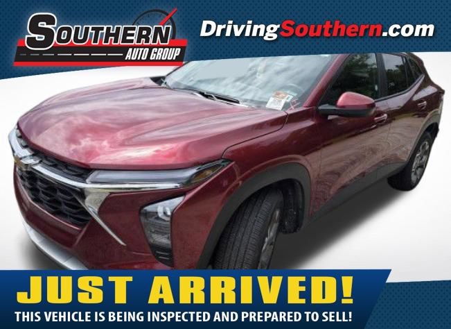 Used 2025 Chevrolet Trax LT w/ LT Convenience Package FWD image 1