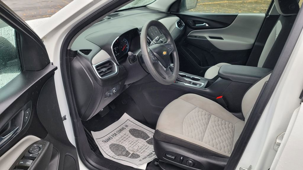 Used 2021 Chevrolet Equinox LS image 18