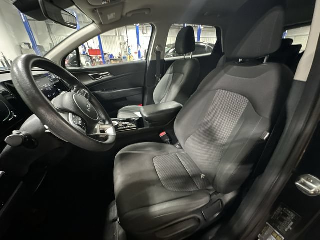 Used 2023 Kia Sportage LX AWD/4WD image 17