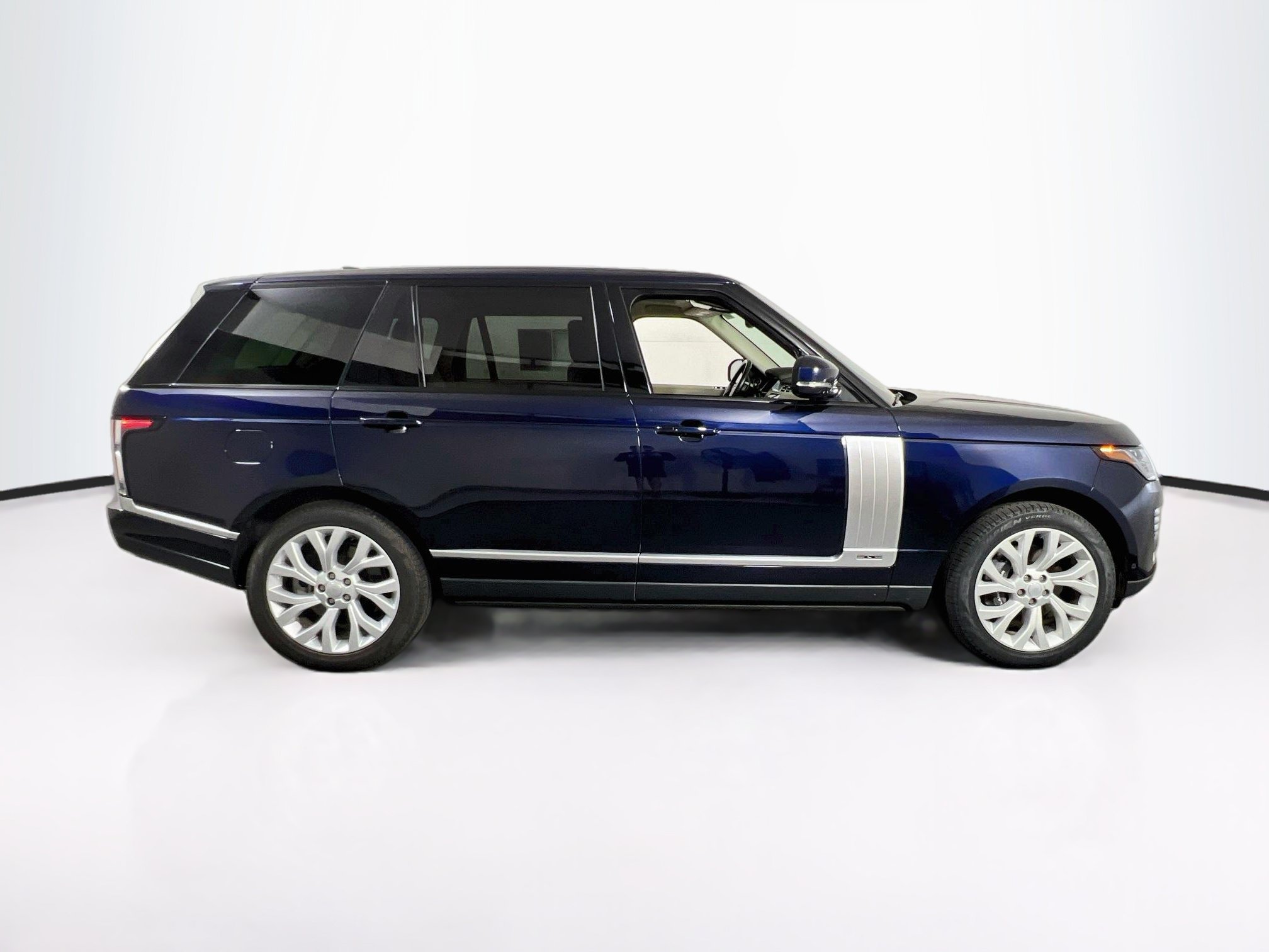 Used 2021 Land Rover Range Rover P525 Westminster Edition LWB AWD/4WD image 4