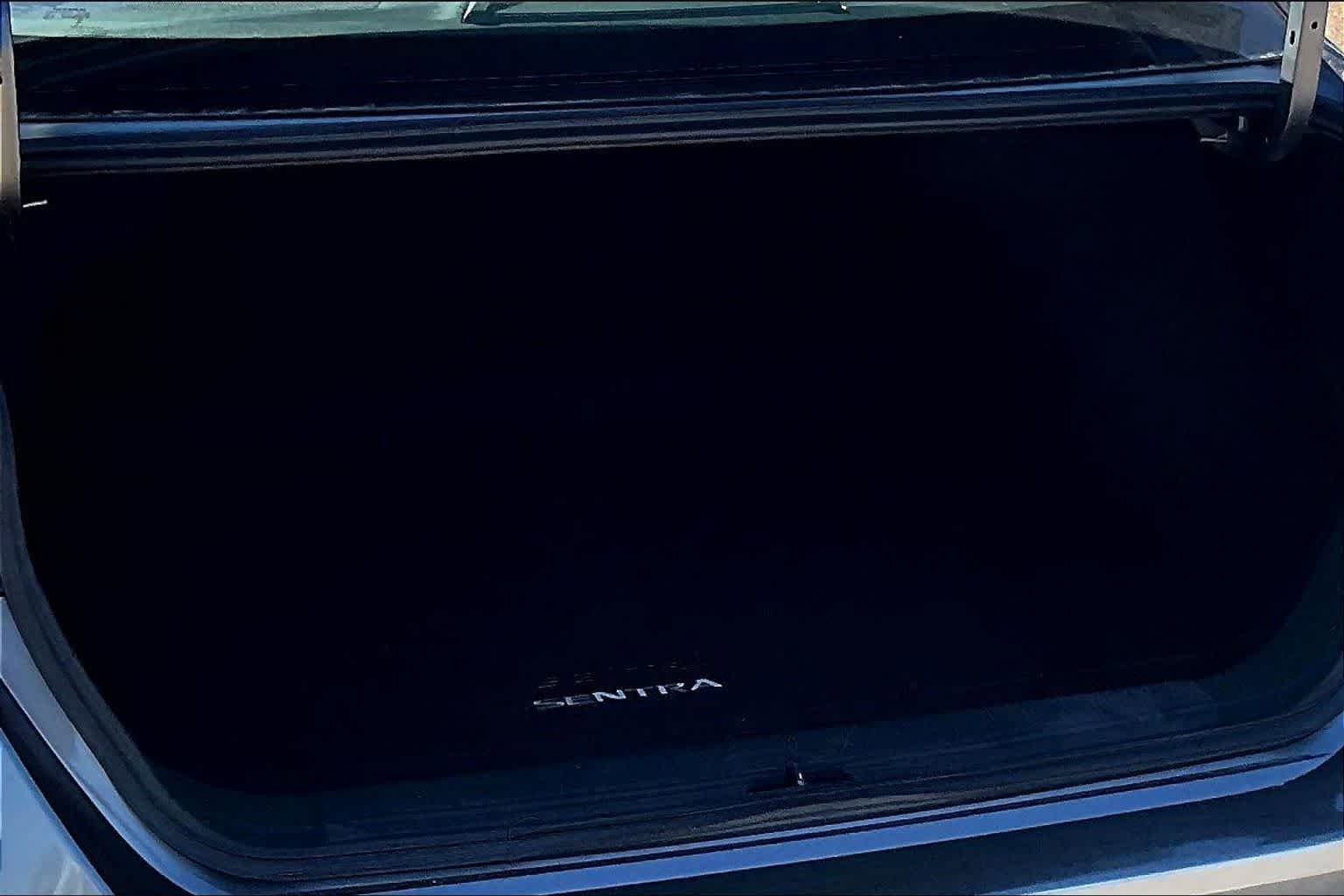 Used 2025 Nissan Sentra SR FWD image 18