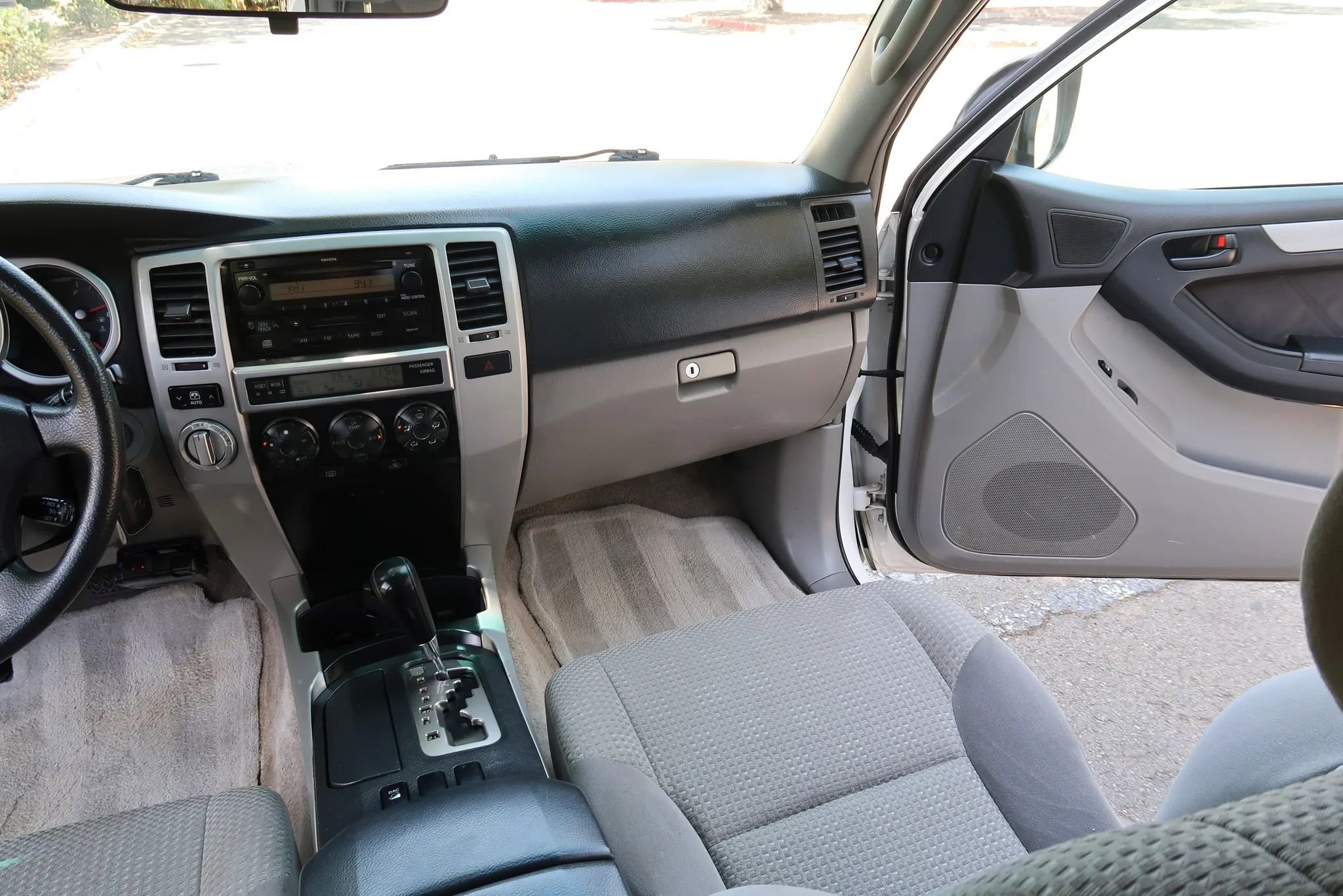 Used 2005 Toyota 4Runner Sport AWD/4WD image 33