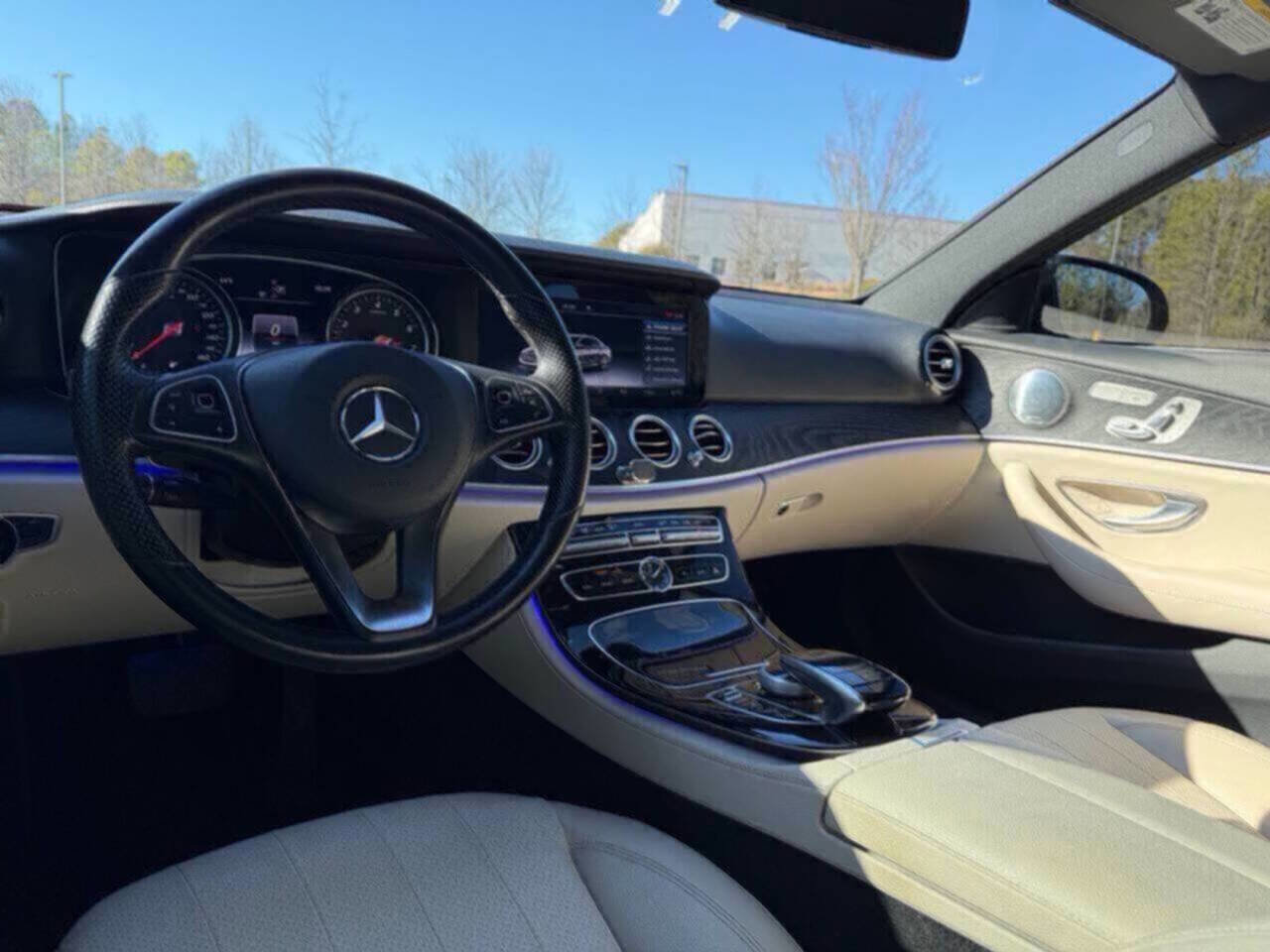 Used 2017 Mercedes-Benz E 300 4MATIC image 21