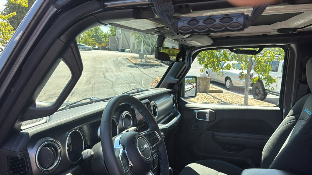 Used 2023 Jeep Wrangler Unlimited Rubicon 4xe w/ Cold Weather Group AWD/4WD image 23