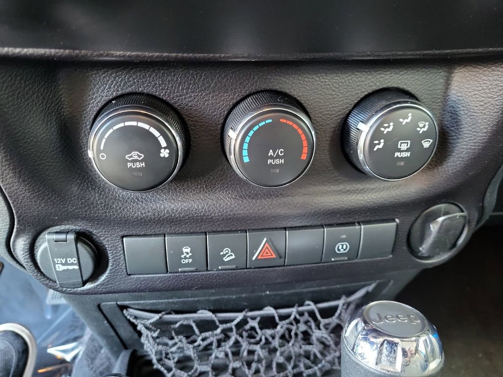 Used 2016 Jeep Wrangler Rubicon w/ Trailer Tow Group AWD/4WD image 21