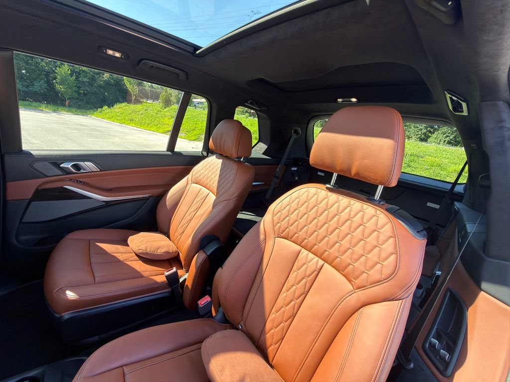 Certified 2027 BMW X7 xDrive40i w/ M Sport Package AWD/4WD image 21