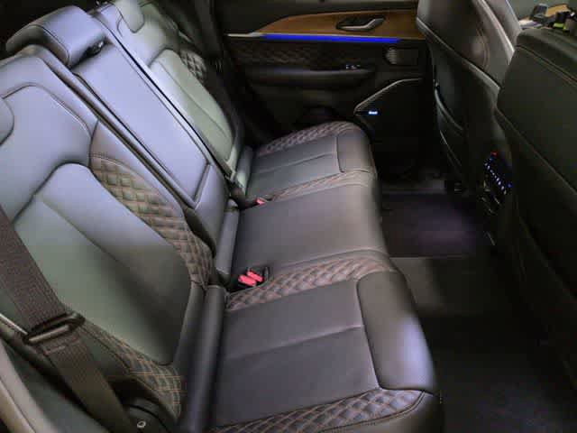Used 2023 Jeep Grand Cherokee Summit image 21