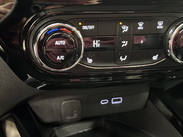 Certified 2024 Chevrolet Trax ACTIV w/ Sunroof Package FWD image 29