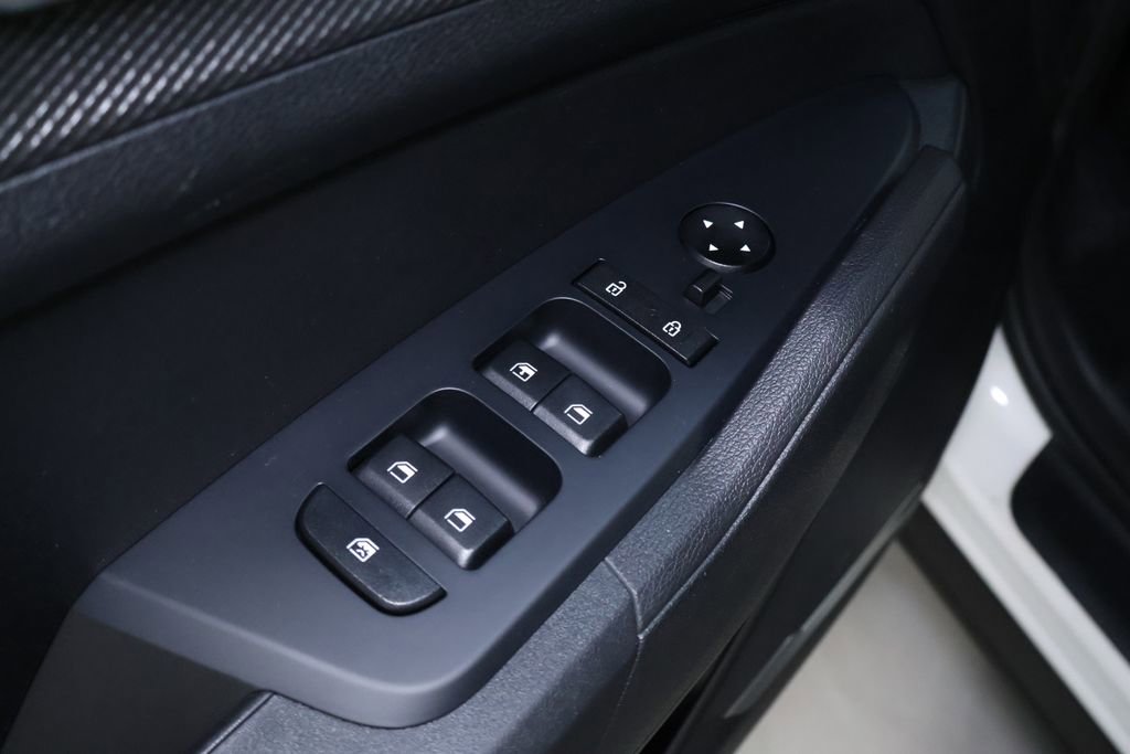 Used 2024 Kia Sportage LX image 12