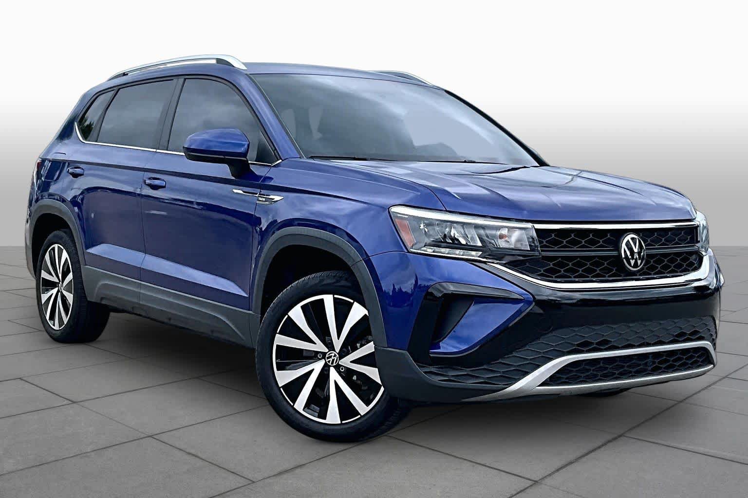 Used 2022 Volkswagen Taos SE FWD image 3