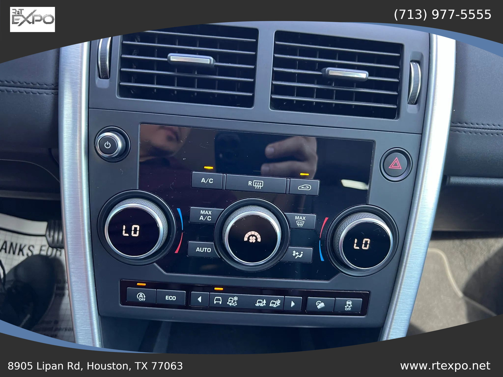 Used 2018 Land Rover Discovery Sport SE image 38