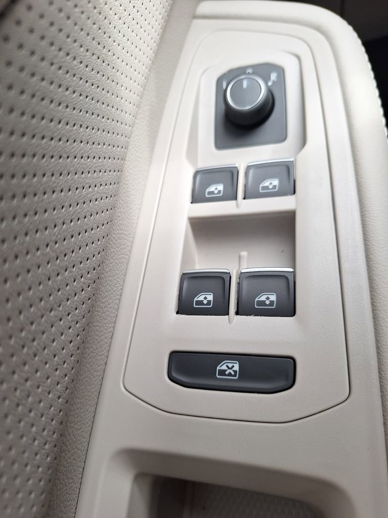 New 2026 Volkswagen Atlas SE image 20