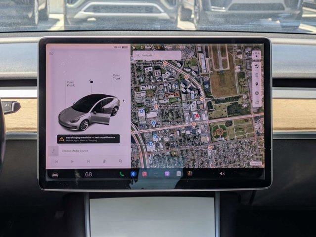 Used 2018 Tesla Model 3 Long Range RWD image 17