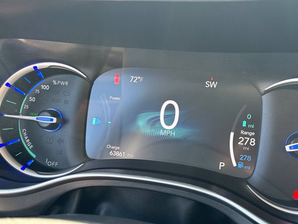 Used 2024 Chrysler Pacifica Limited FWD image 40