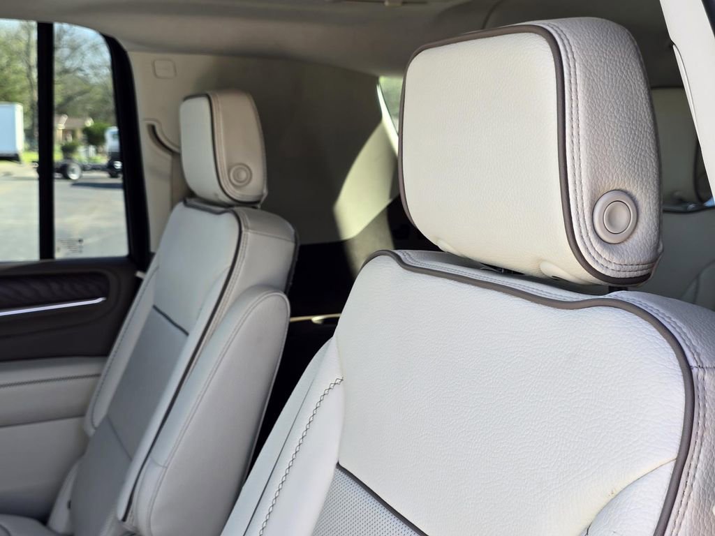 Used 2021 GMC Yukon XL Denali w/ Denali Premium Package image 30