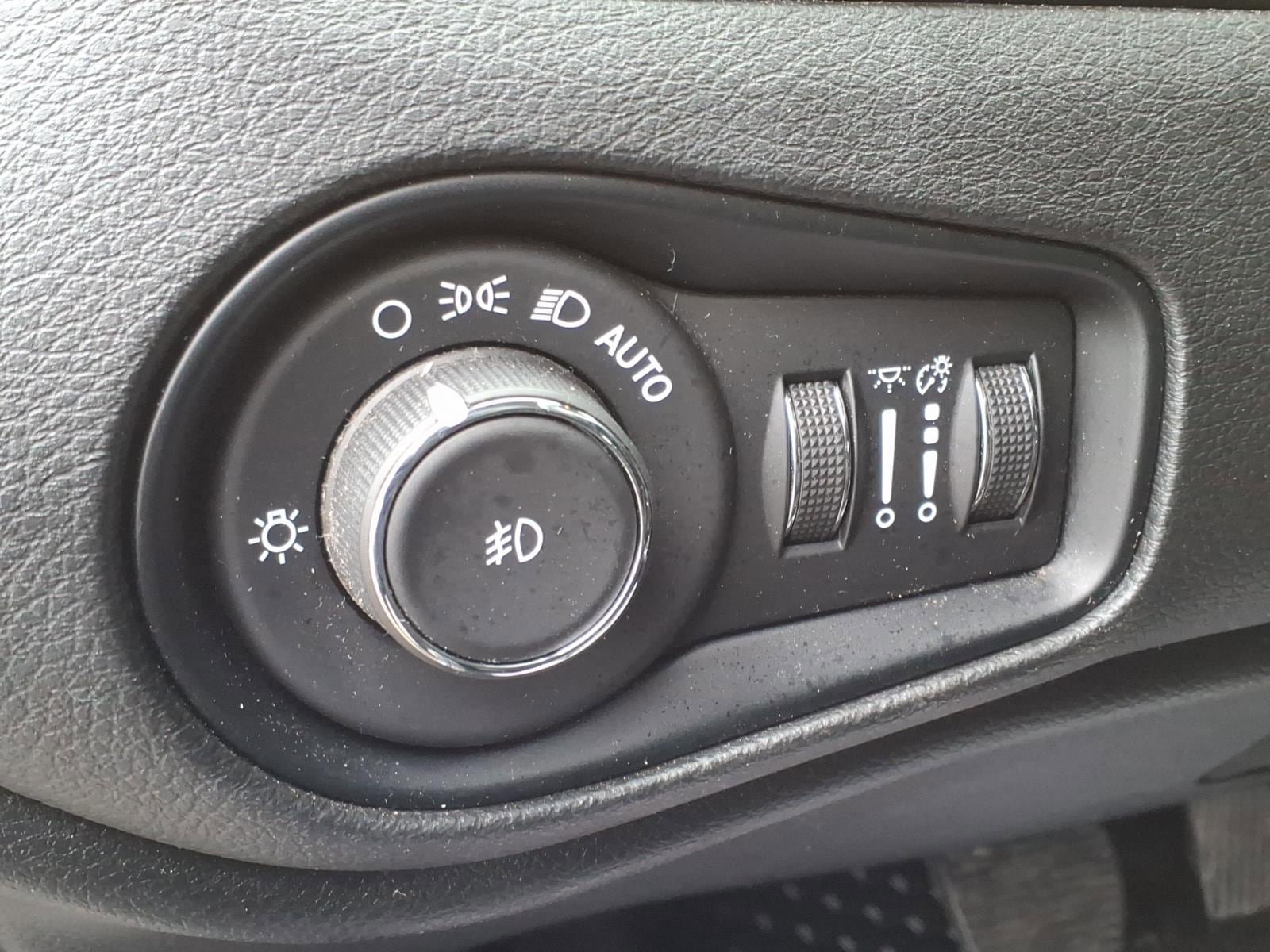 Used 2022 Jeep Renegade Latitude w/ Convenience Group image 15
