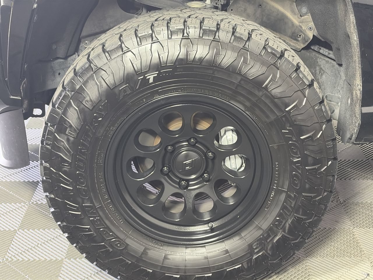 Used 2025 Toyota Tacoma SR5 AWD/4WD image 10