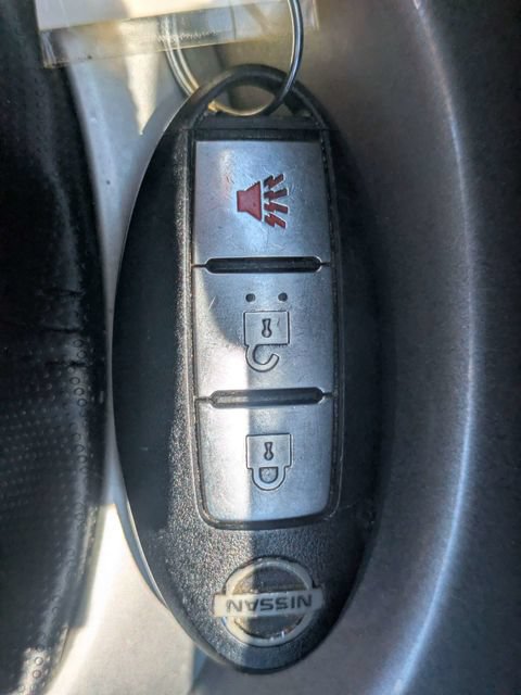 Used 2011 Nissan Juke SV FWD image 32