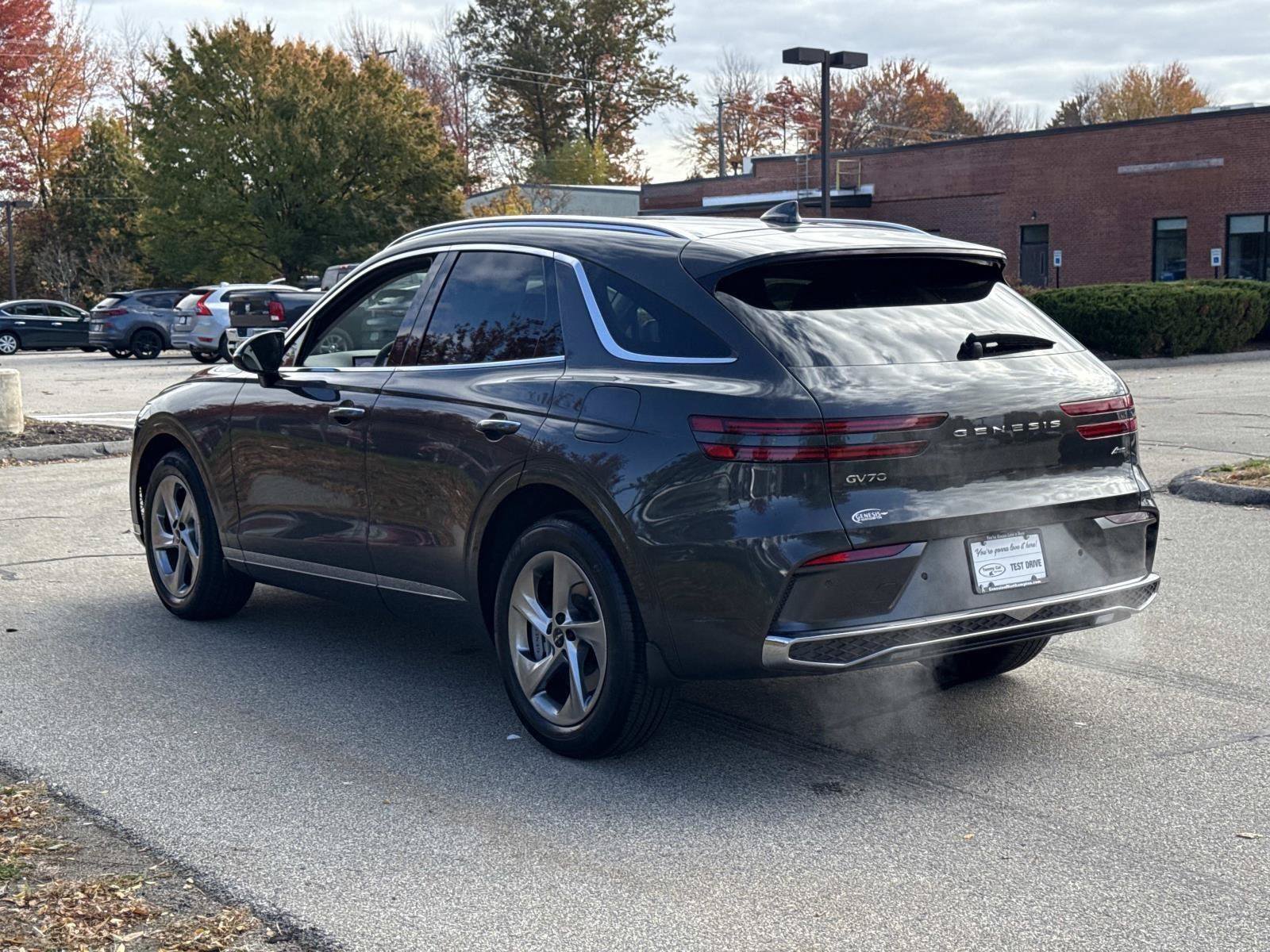 Used 2026 Genesis GV70 2.5T AWD/4WD image 8
