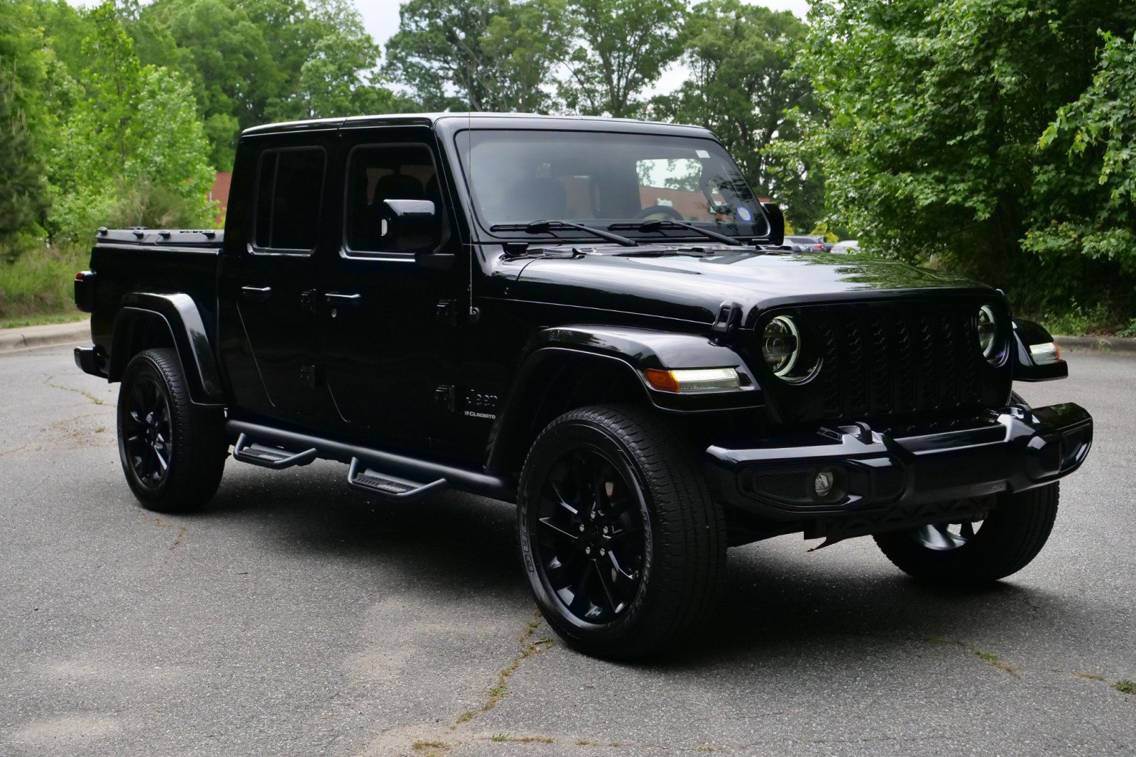Used 2023 Jeep Gladiator Overland AWD/4WD image 4