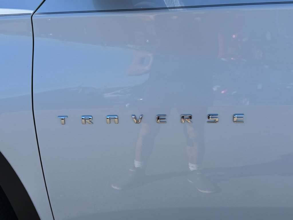 Used 2020 Chevrolet Traverse LT w/ LPO, 'HIT The Road' Package AWD/4WD image 23