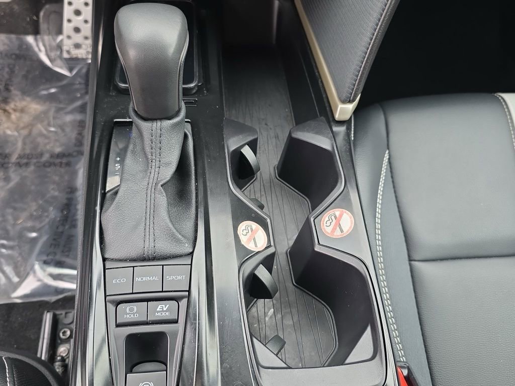 Used 2025 Toyota Camry SE image 17