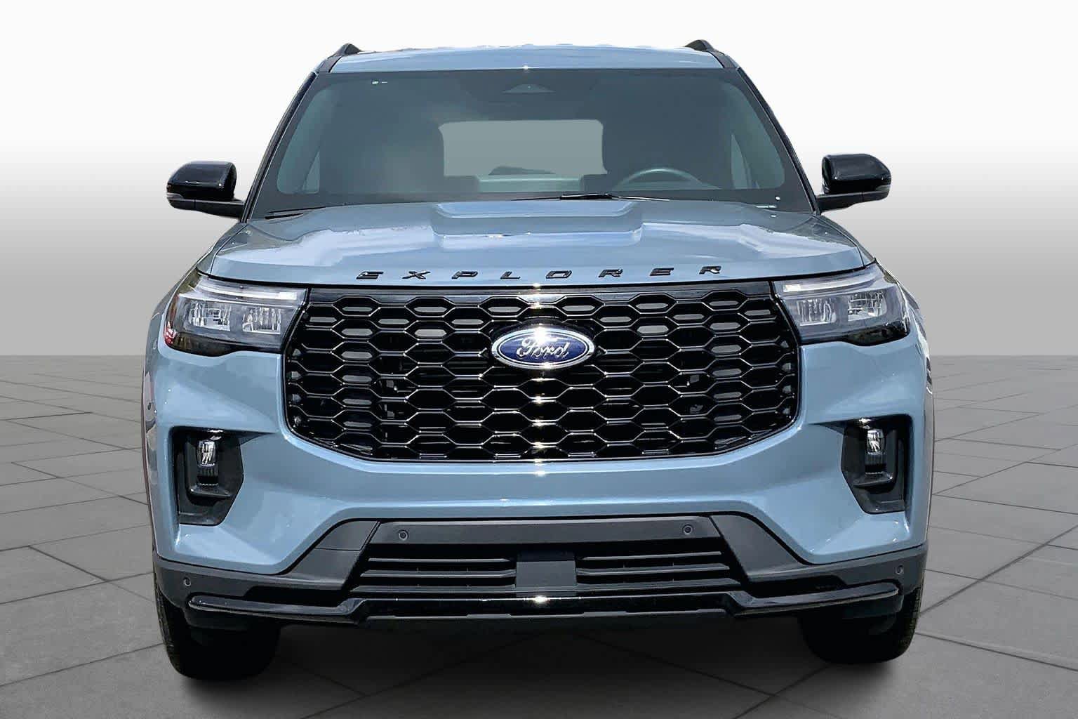 Used 2025 Ford Explorer ST-Line AWD/4WD image 4