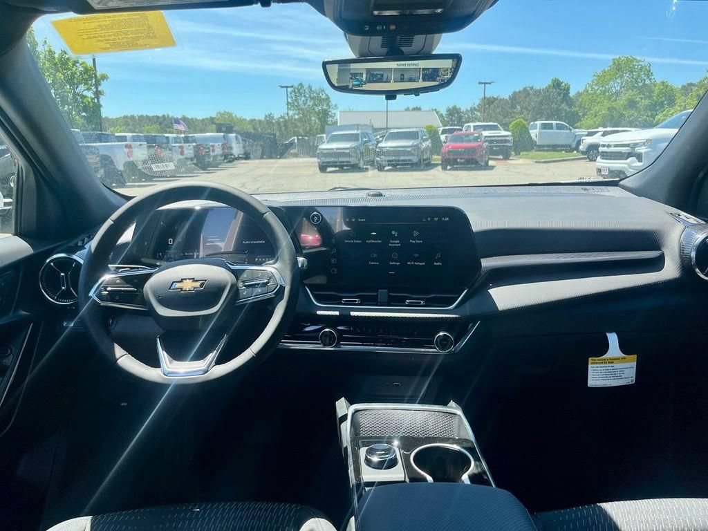 New 2026 Chevrolet Equinox LT w/ Safety and Technology Package AWD/4WD image 23