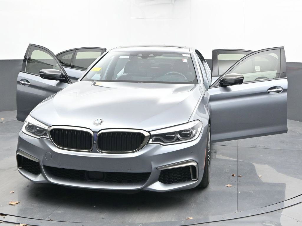 Used 2018 BMW M550i xDrive image 33