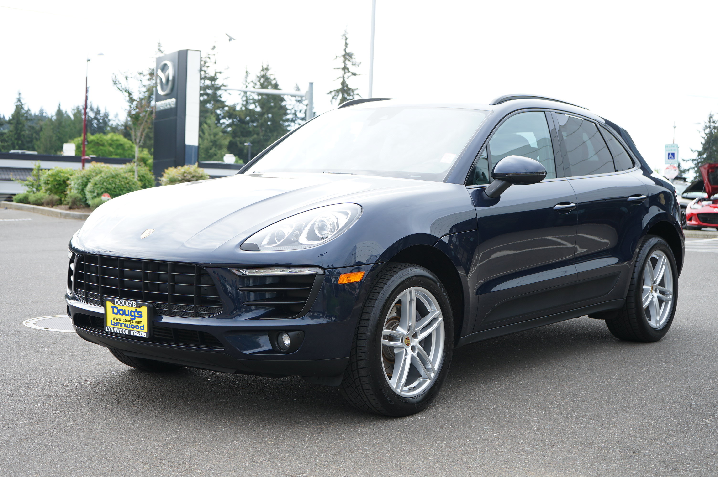 Used 2017 Porsche Macan AWD/4WD image 8