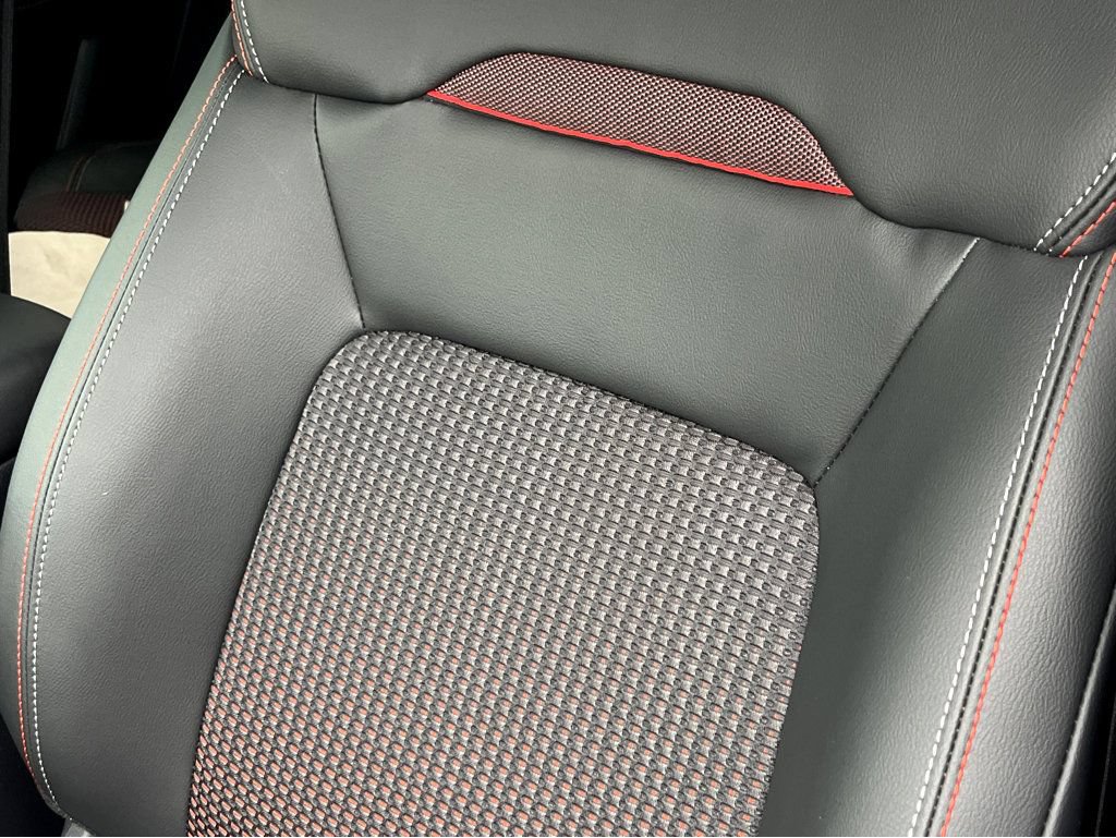 New 2025 Nissan Kicks SR FWD image 18