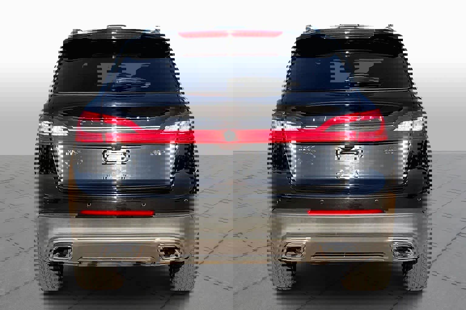 Used 2017 Lincoln MKX Reserve w/ Driver Assistance Package image 6