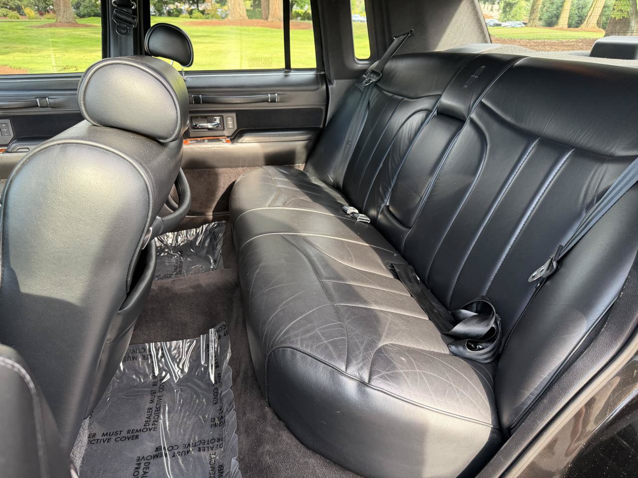 Used 1993 Lincoln Town Car Signature RWD image 30