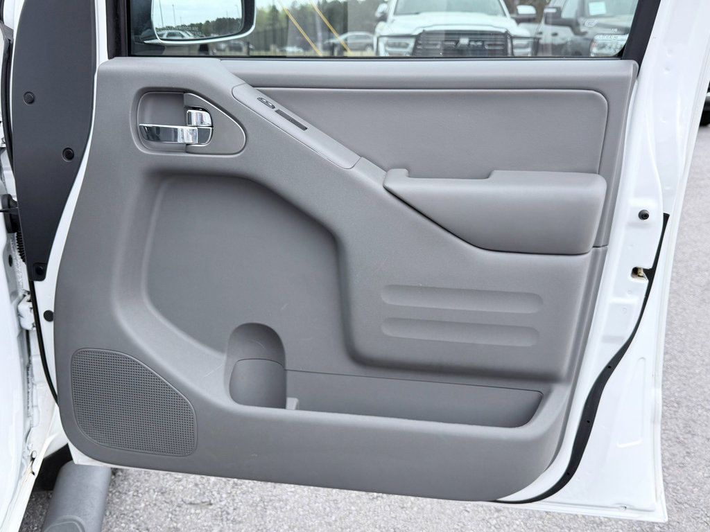 Used 2017 Nissan Frontier SL image 31