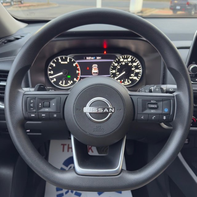 Used 2024 Nissan Rogue SV image 18