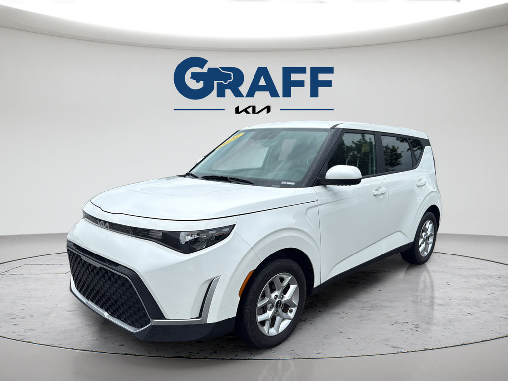 Used 2024 Kia Soul LX w/ Option Group 015 FWD image 13