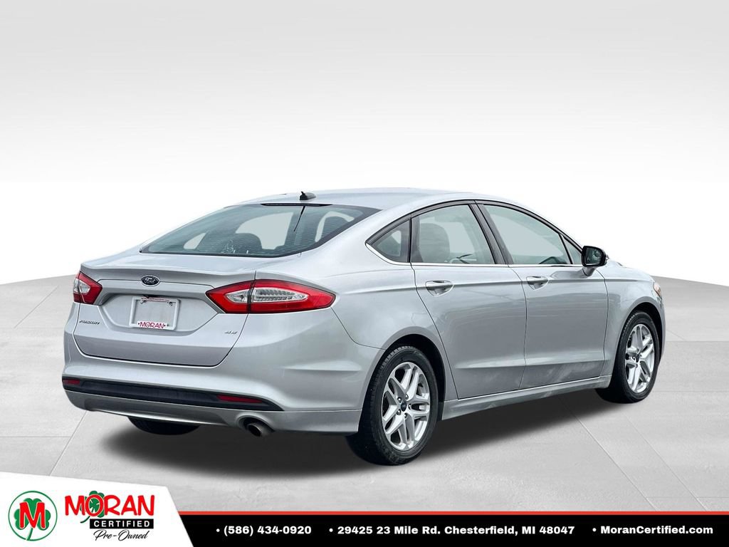 Used 2016 Ford Fusion SE FWD image 5