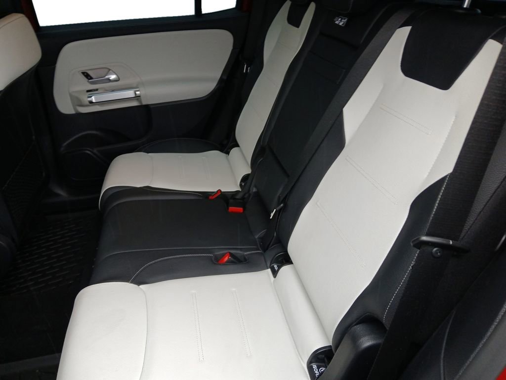 Used 2022 Mercedes-Benz GLB 35 AMG 4MATIC image 22