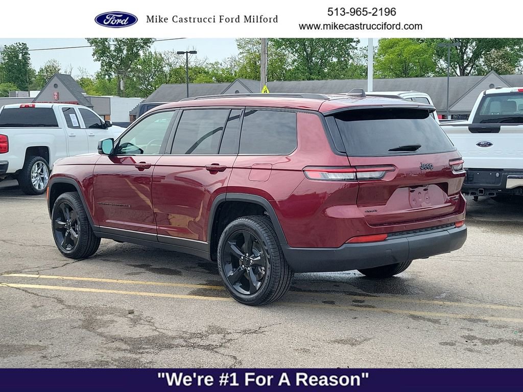 Used 2025 Jeep Grand Cherokee L Limited w/ Black Appearance Package AWD/4WD image 3