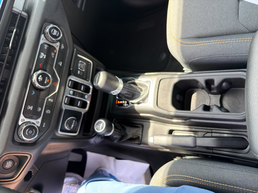 Used 2025 Jeep Gladiator Sport AWD/4WD image 17