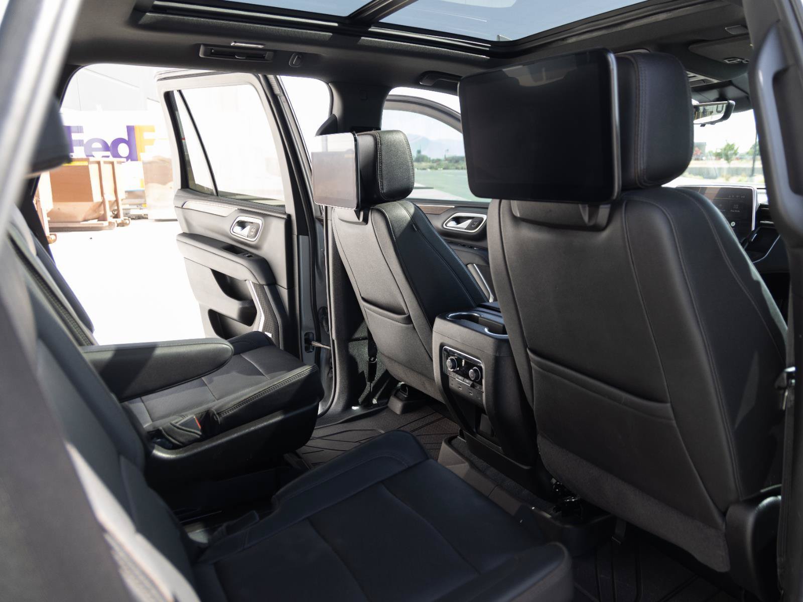 Used 2024 Chevrolet Tahoe High Country w/ Advanced Technology Package AWD/4WD image 24