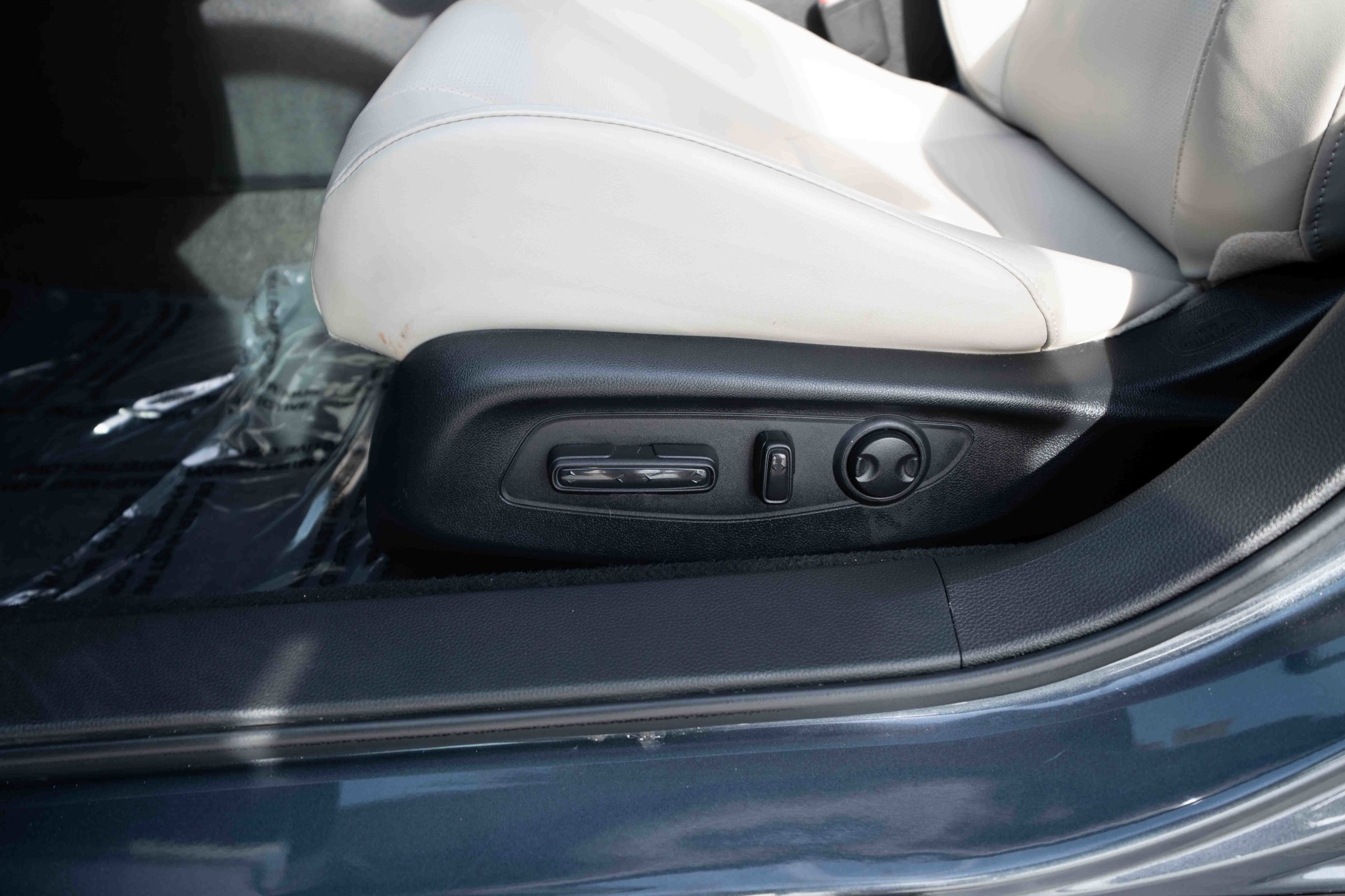 Used 2024 Honda Accord Touring image 12