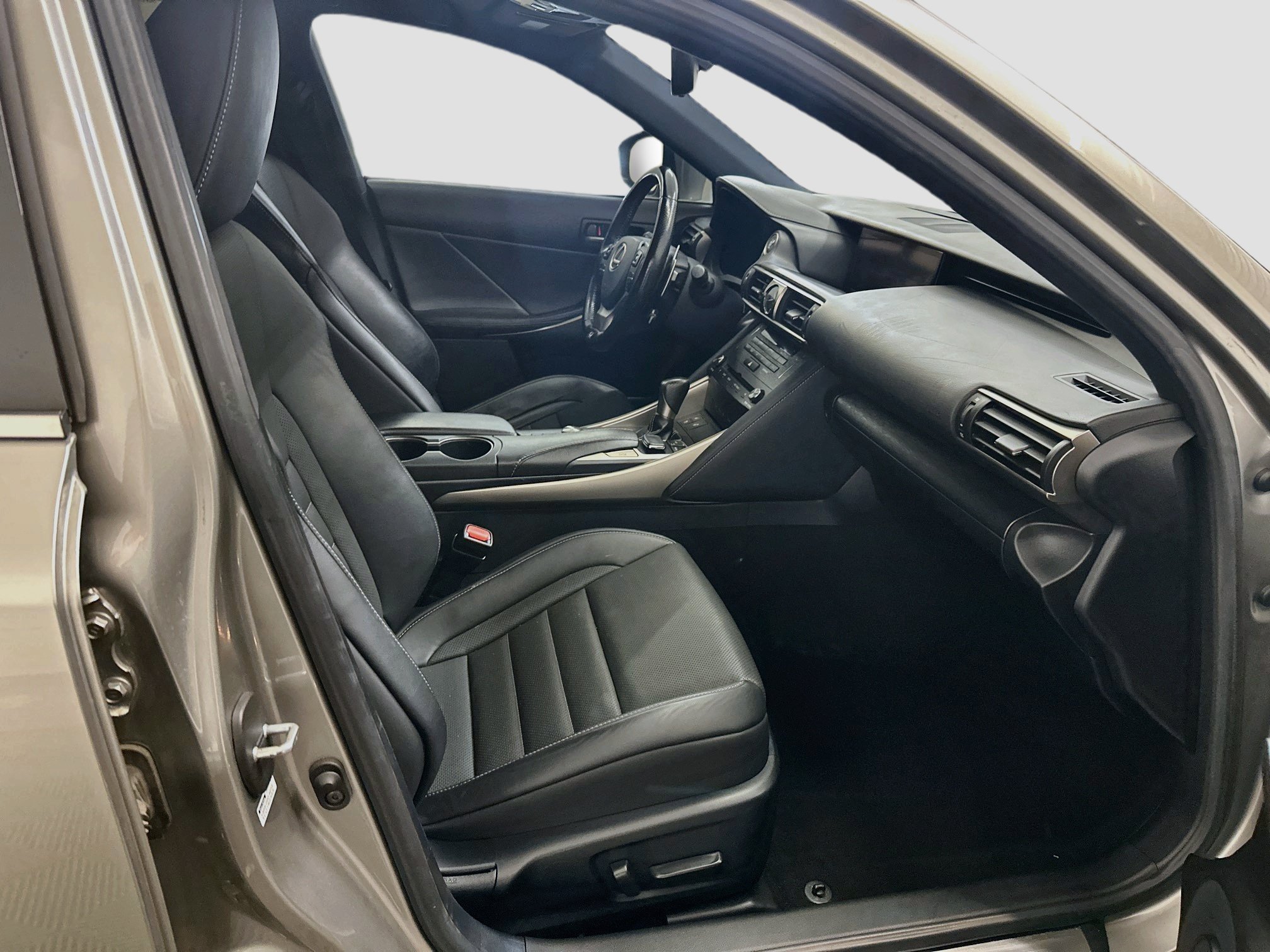 Used 2020 Lexus IS 350 F Sport w/ F Sport Package AWD/4WD image 33