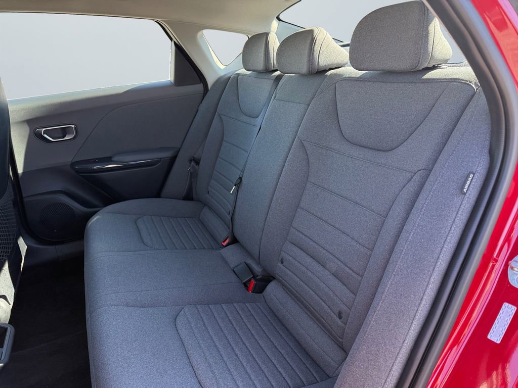 Used 2025 Kia K4 EX image 13