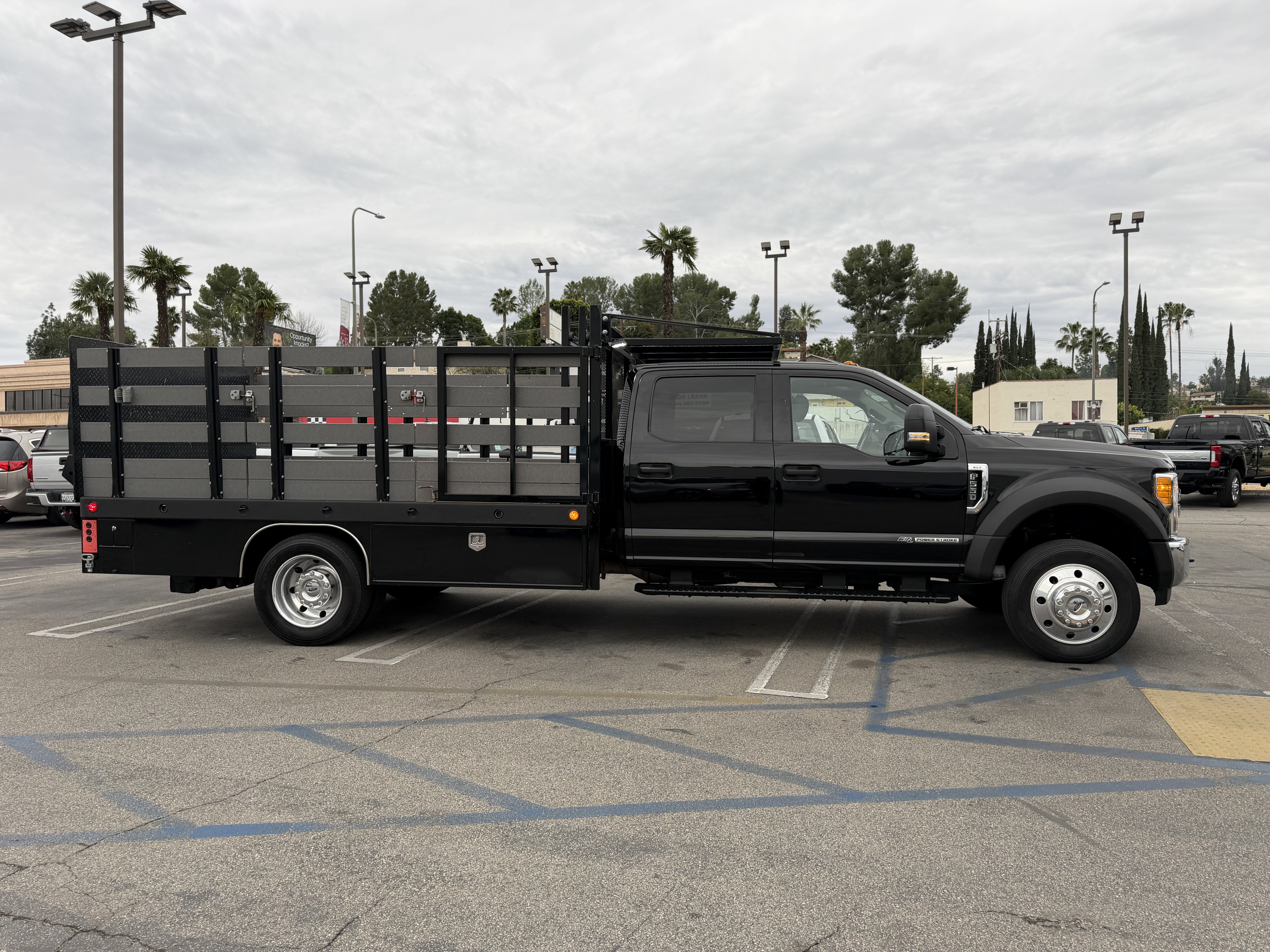 Used 2017 Ford F550 2WD Crew Cab Super Duty image 7