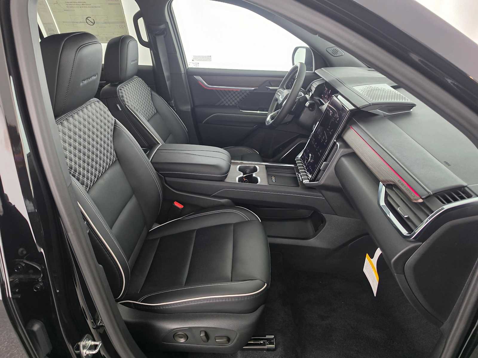 New 2027 GMC Acadia Denali w/ Denali Reserve Package FWD image 10