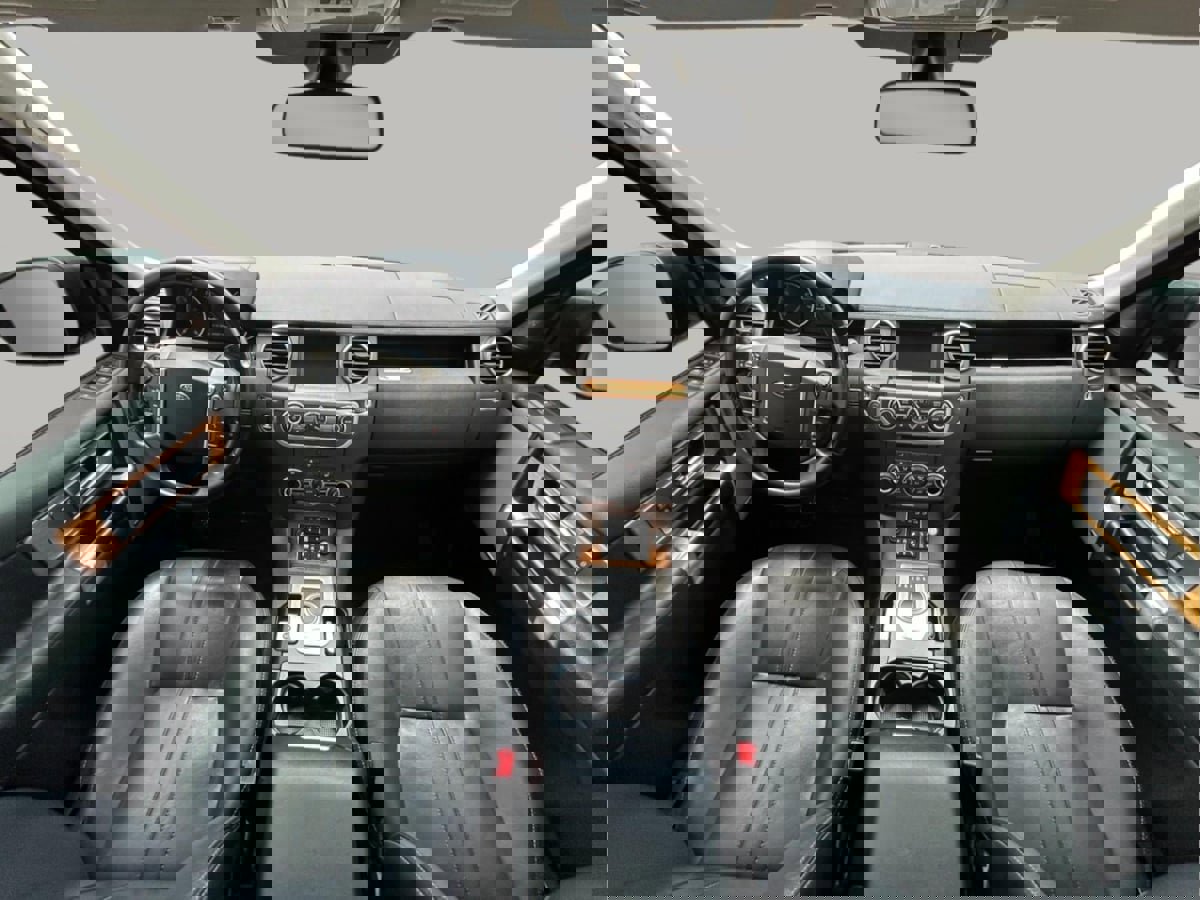 Used 2016 Land Rover LR4 image 29